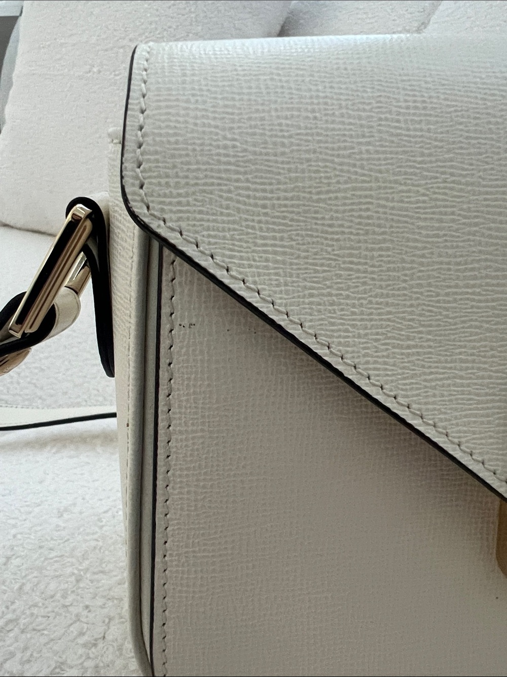 Authentic Longchamp leather Cream Crossbody with gold hardware - Picture 11 of 12